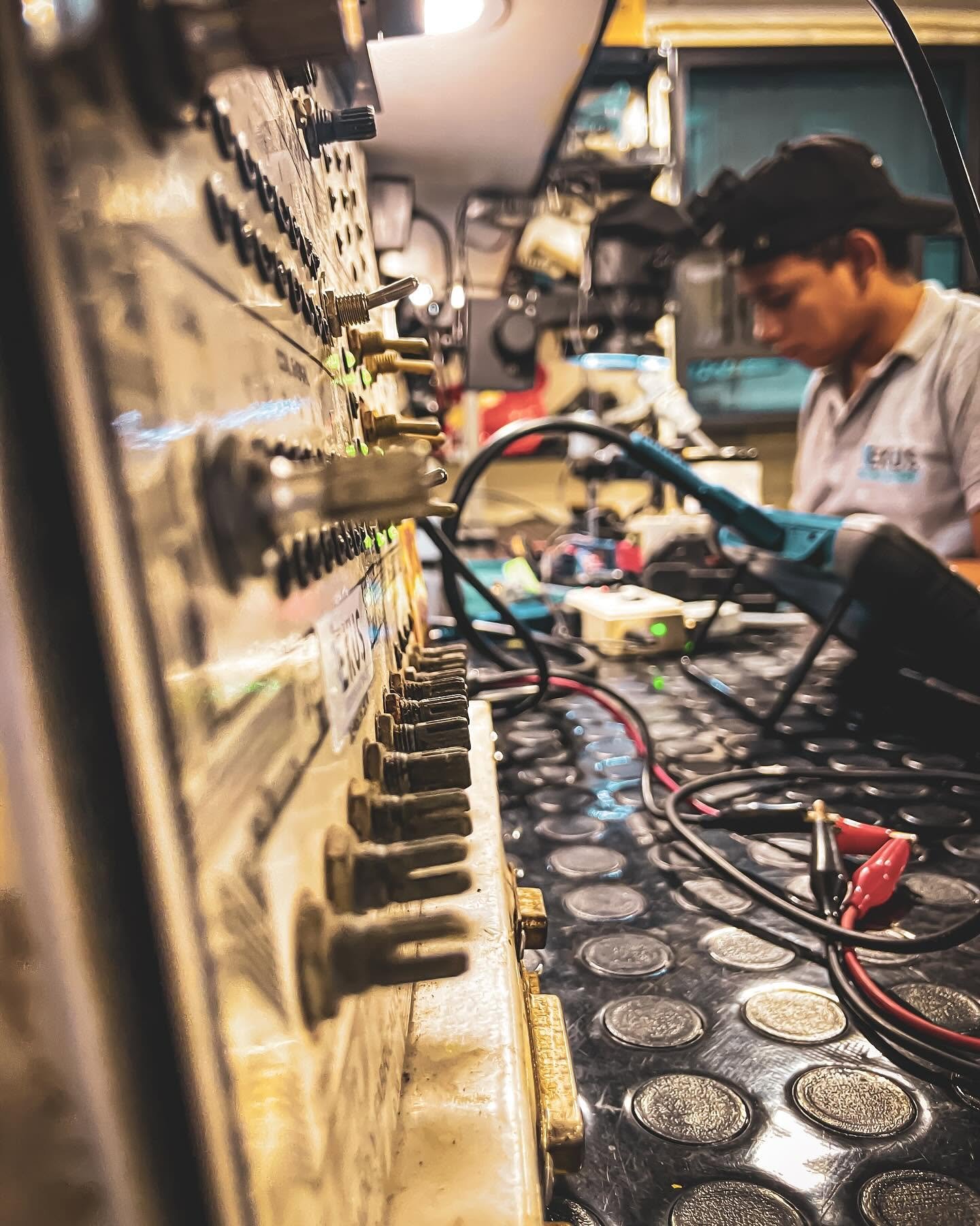 Laboratorio de electrónica automotriz EKUS Valledupar Colombia
